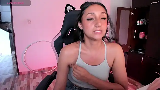 adrena 10 online show from April 15, 2026, 9:37 pm