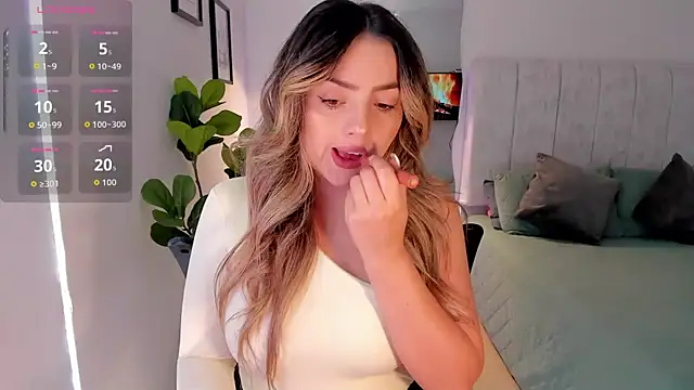AmyWood online show from July 1, 2026, 9:47 pm