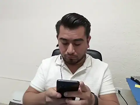 Snapshot of youmanhorny chatting on August 3, 2026, 6:33 pm youmanhorny online show from August 3, 2026, 6:33 pm