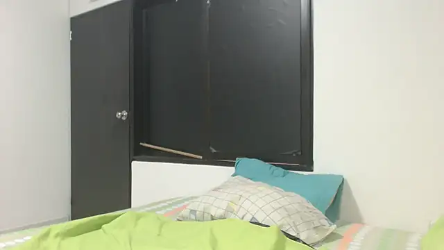 camilahot23 online show from November 29, 2025, 7:17 pm