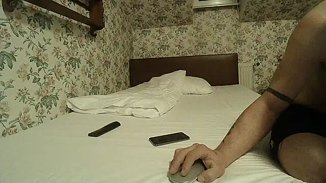 Snapshot of NiceHunter89 chatting on March 27, 2026, 6:40 pm NiceHunter89 online show from March 27, 2026, 6:40 pm