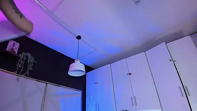 Snapshot of Inndrahot chatting on November 8, 2025, 3:39 am Inndrahot online show from November 8, 2025, 3:39 am