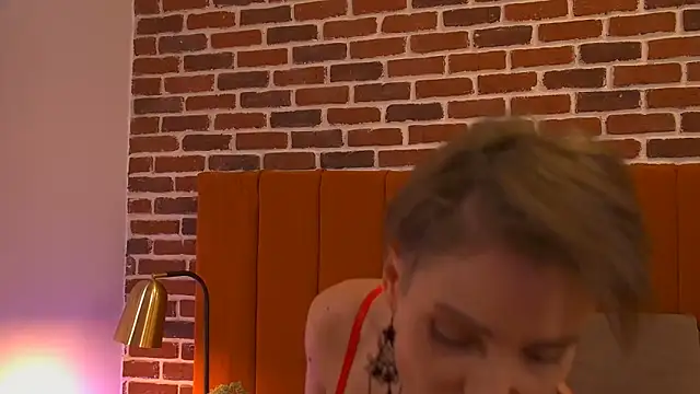 Mellisandre online show from December 2, 2025, 7:31 pm