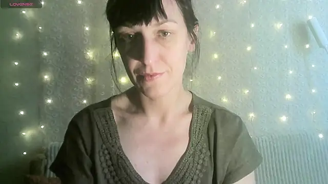 MarieODahliaS online show from March 12, 2026, 9:37 am