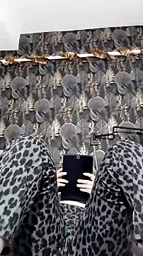 lolyforyou online show from February 19, 2026, 10:11 am