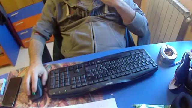 Snapshot of Tango128 chatting on October 14, 2025, 10:05 am Tango128 online show from October 14, 2025, 10:05 am