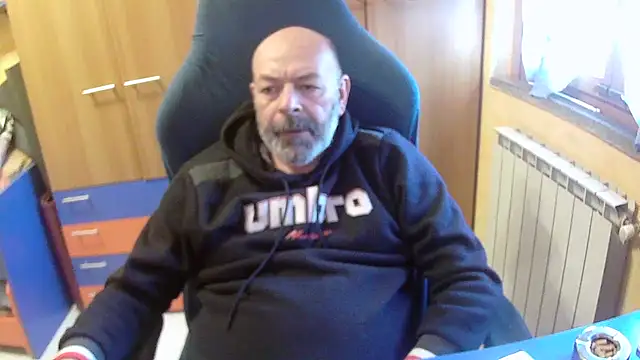 Snapshot of Tango128 chatting on November 11, 2025, 7:08 am Tango128 online show from November 11, 2025, 7:08 am