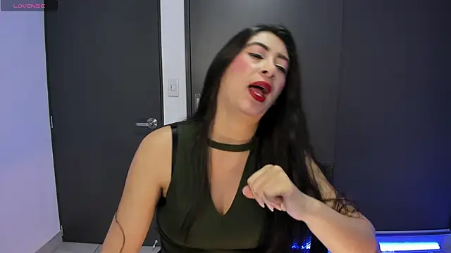 Snapshot of MeganWhite3 chatting on November 2, 2025, 3:53 am MeganWhite3 online show from November 2, 2025, 3:53 am