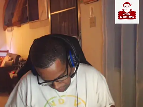 Snapshot of thesugar32 chatting on December 13, 2024, 1:48 am thesugar32 online show from December 13, 2024, 1:48 am