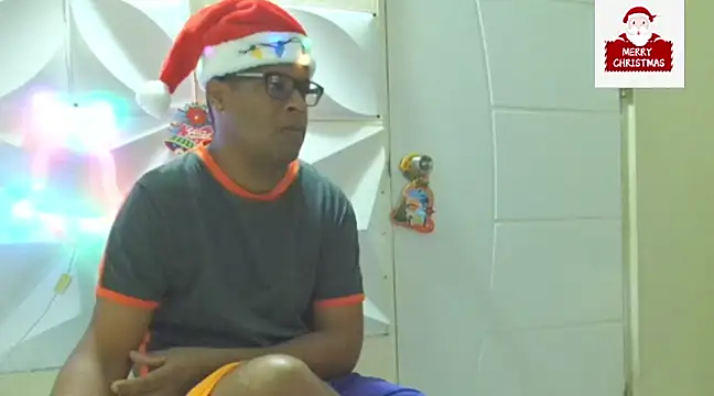 Snapshot of thesugar32 chatting on December 24, 2024, 1:06 pm thesugar32 online show from December 24, 2024, 1:06 pm