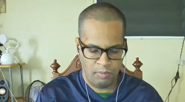 Snapshot of thesugar32 chatting on February 11, 2025, 12:27 pm thesugar32 online show from February 11, 2025, 12:27 pm