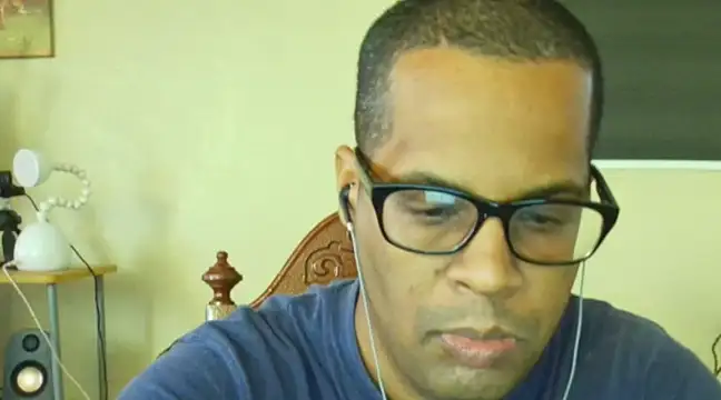 Snapshot of thesugar32 chatting on February 17, 2025, 12:05 pm thesugar32 online show from February 17, 2025, 12:05 pm