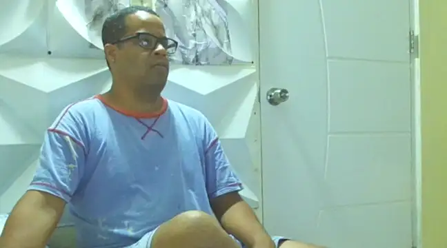 Snapshot of thesugar32 chatting on March 2, 2025, 2:08 am thesugar32 online show from March 2, 2025, 2:08 am