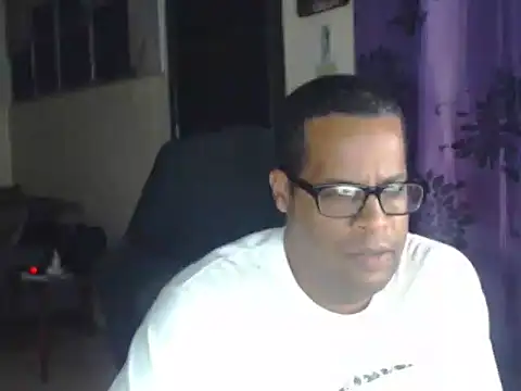 Snapshot of thesugar32 chatting on March 3, 2025, 1:42 am thesugar32 online show from March 3, 2025, 1:42 am