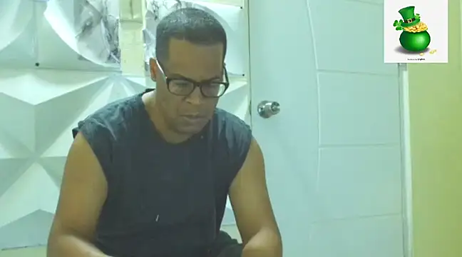 Snapshot of thesugar32 chatting on March 21, 2025, 11:55 am thesugar32 online show from March 21, 2025, 11:55 am