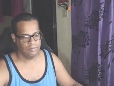 Snapshot of thesugar32 chatting on October 6, 2025, 2:09 am thesugar32 online show from October 6, 2025, 2:09 am