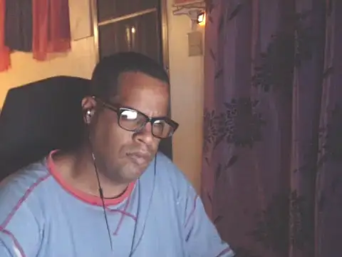 Snapshot of thesugar32 chatting on October 7, 2025, 2:09 am thesugar32 online show from October 7, 2025, 2:09 am