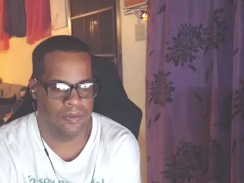 Snapshot of thesugar32 chatting on October 9, 2025, 2:09 am thesugar32 online show from October 9, 2025, 2:09 am