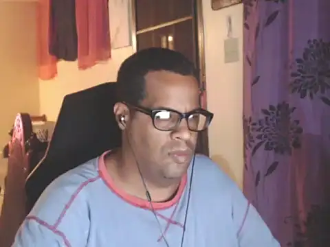 Snapshot of thesugar32 chatting on October 24, 2025, 1:57 am thesugar32 online show from October 24, 2025, 1:57 am