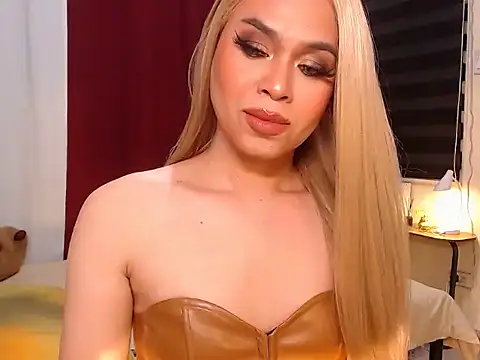 Snapshot of MistressLuna1 chatting on December 16, 2024, 2:38 pm MistressLuna1 online show from December 16, 2024, 2:38 pm