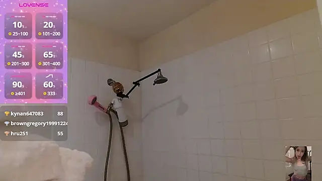 Snapshot of Blondiewithanass chatting on October 18, 2025, 10:54 pm Blondiewithanass online show from October 18, 2025, 10:54 pm