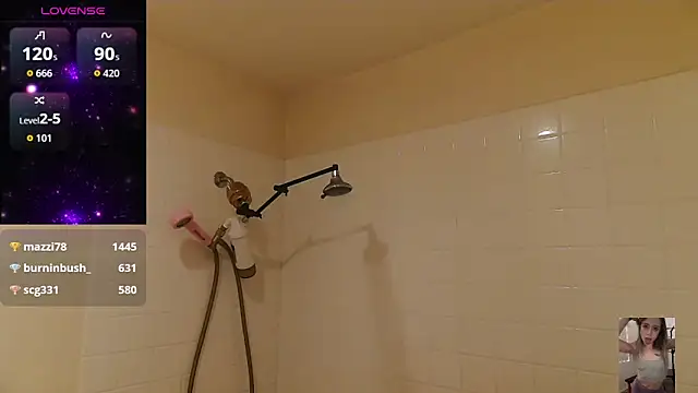 Snapshot of Blondiewithanass chatting on November 10, 2025, 12:42 am Blondiewithanass online show from November 10, 2025, 12:42 am