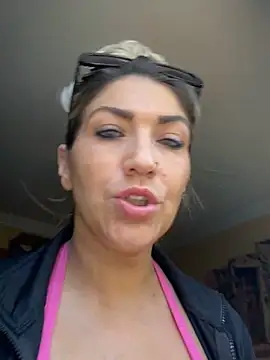 LittleMissEeve online show from November 5, 2025, 5:13 pm