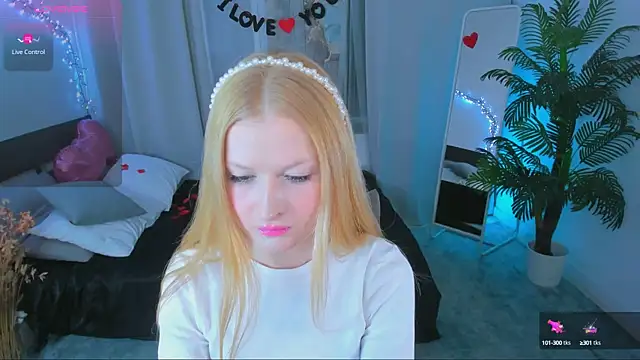 Snapshot of Laly_Peach chatting on February 16, 2025, 4:32 pm Laly Peach online show from February 16, 2025, 4:32 pm