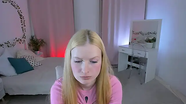 Snapshot of Laly_Peach chatting on October 2, 2025, 1:07 pm Laly Peach online show from October 2, 2025, 1:07 pm