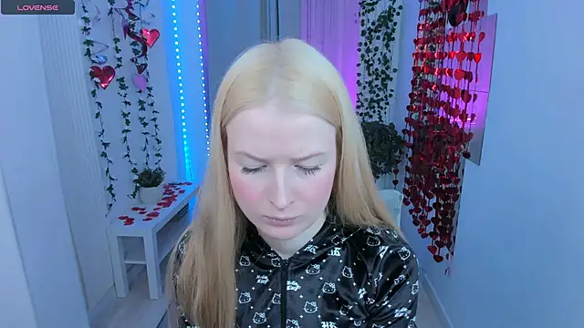 Snapshot of Laly_Peach chatting on February 25, 2026, 11:31 am Laly Peach online show from February 25, 2026, 11:31 am