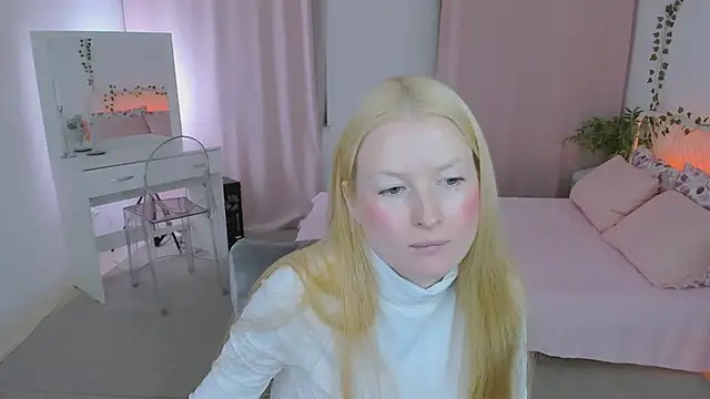 Laly Peach online show from May 28, 2026, 8:11 am