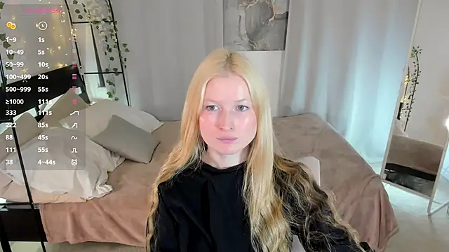 Laly Peach online show from June 14, 2026, 6:48 am
