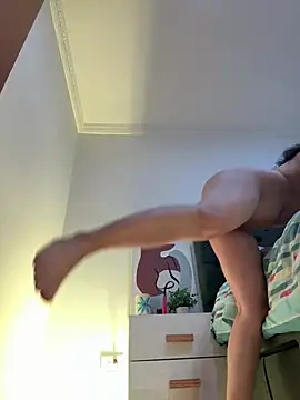 Snapshot of Nina_lovi chatting on February 8, 2025, 4:14 am Nina lovi online show from February 8, 2025, 4:14 am