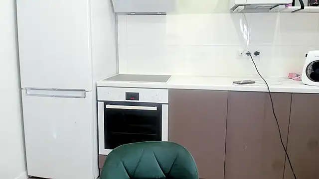 Snapshot of Your_Masha chatting on October 22, 2025, 8:58 am Your Masha online show from October 22, 2025, 8:58 am