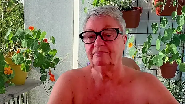 Snapshot of GrannyChrissy68 chatting on July 6, 2026, 1:52 pm GrannyChrissy68 online show from July 6, 2026, 1:52 pm