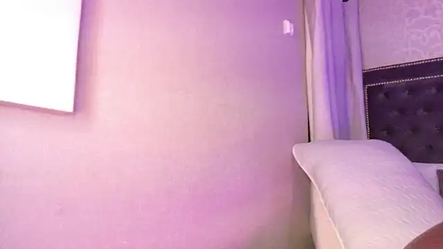 Snapshot of MariiePrice chatting on October 4, 2025, 4:10 am MariiePrice online show from October 4, 2025, 4:10 am