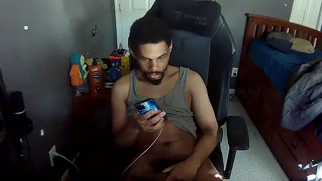 Snapshot of Neovergil0 chatting on November 4, 2025, 7:13 pm Neovergil0 online show from November 4, 2025, 7:13 pm