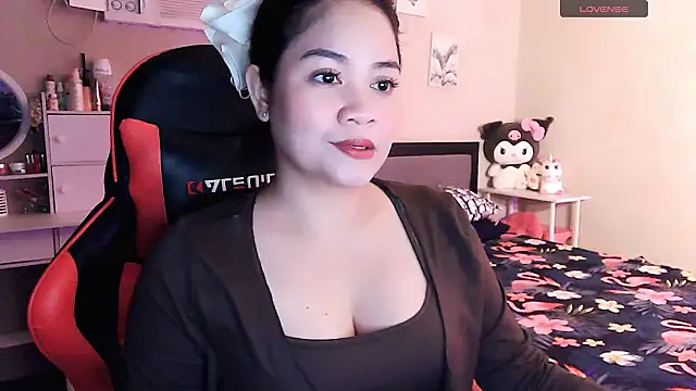 yenyen  online show from February 3, 2026, 1:04 am