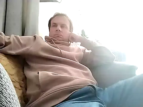 grzes19763 online show from October 6, 2025, 9:07 am