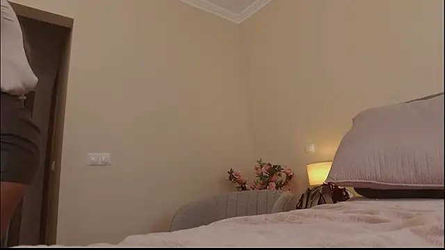 your poison-girl online show from February 1, 2026, 2:37 pm