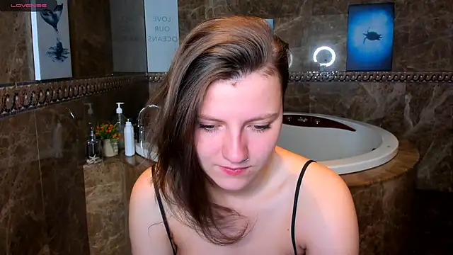 MelindaTin online show from January 31, 2025, 1:11 am