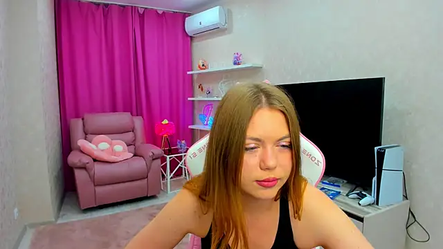 Strawberrye online show from November 25, 2025, 3:28 am