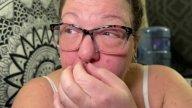 Snapshot of Miss_Phat_Booty chatting on October 12, 2025, 3:27 am Miss Phat Booty online show from October 12, 2025, 3:27 am