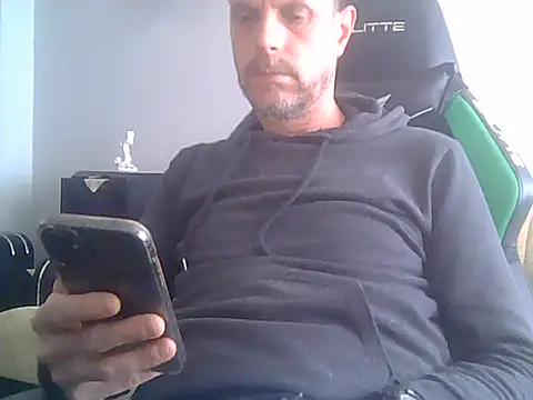 Snapshot of boran34 chatting on December 21, 2025, 10:33 am boran34 online show from December 21, 2025, 10:33 am