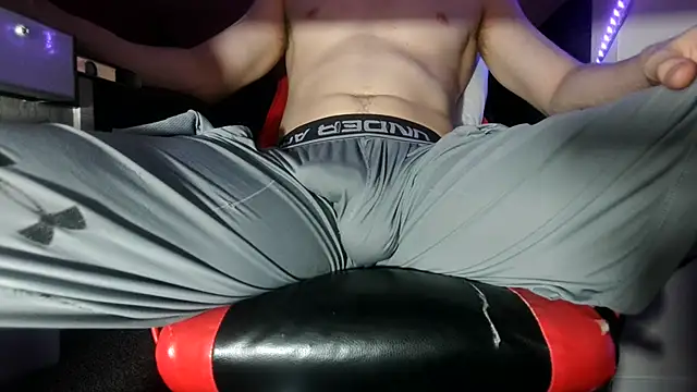 Snapshot of Dick_and_muscles chatting on November 10, 2025, 2:21 am Dick and muscles online show from November 10, 2025, 2:21 am