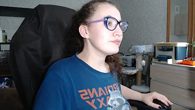 Snapshot of AnKey_Rayah chatting on December 5, 2024, 4:23 pm AnKey Rayah online show from December 5, 2024, 4:23 pm