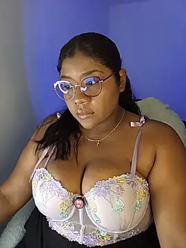 paola091 online show from June 3, 2026, 11:32 pm