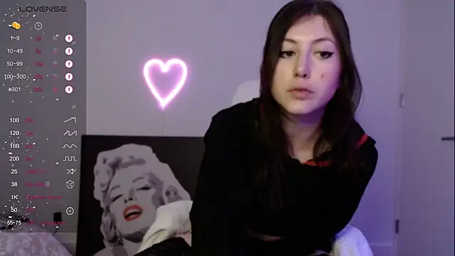 Snapshot of PlayfulApril chatting on February 11, 2025, 1:41 am PlayfulApril online show from February 11, 2025, 1:41 am