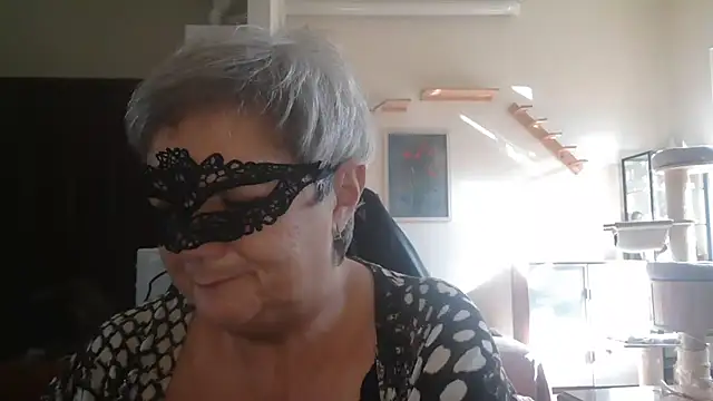 Snapshot of simona60 chatting on October 8, 2025, 1:20 pm simona60 online show from October 8, 2025, 1:20 pm