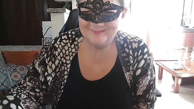 Snapshot of simona60 chatting on October 25, 2025, 1:18 pm simona60 online show from October 25, 2025, 1:18 pm